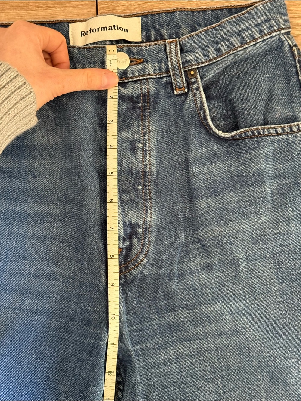 Reformation high rise straight leg jeans in Baltic wash (26) - made in USA - Picture 9 of 9